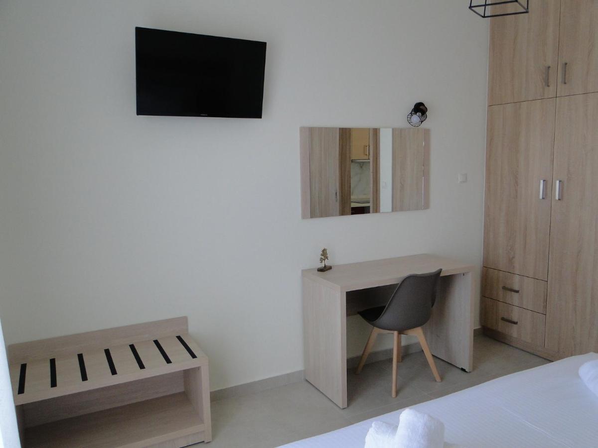 Chrysanthe'S Apartments No2 Poros Town Екстер'єр фото