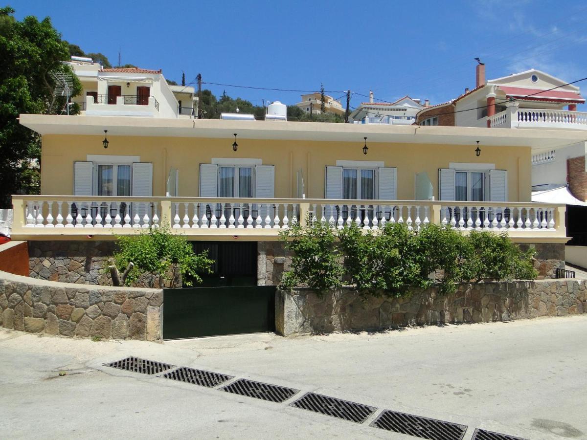 Chrysanthe'S Apartments No2 Poros Town Екстер'єр фото