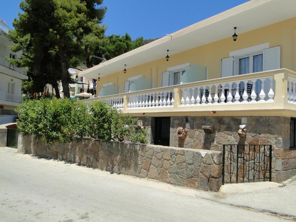 Chrysanthe'S Apartments No2 Poros Town Екстер'єр фото