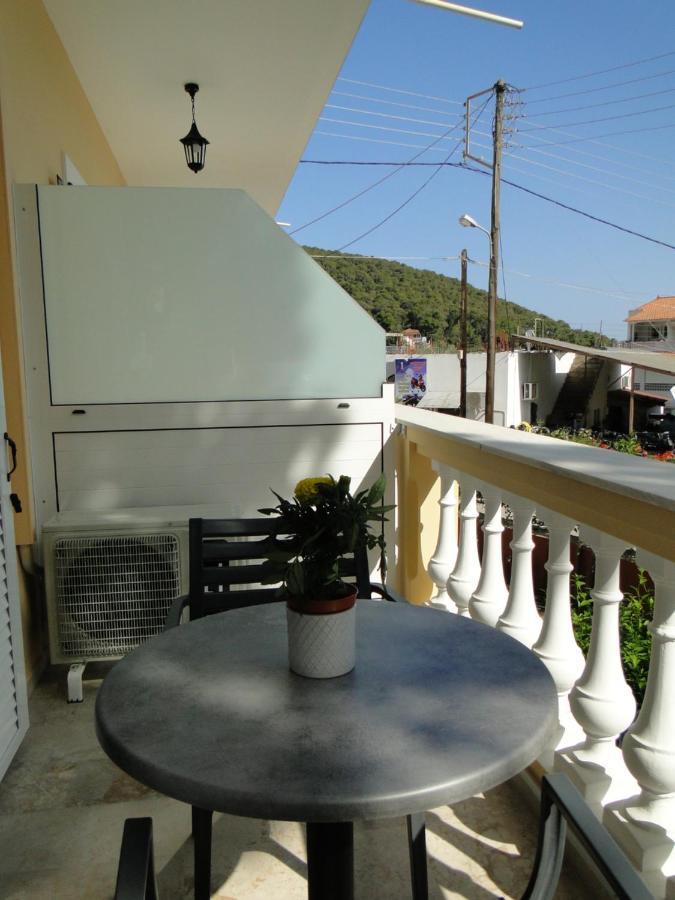 Chrysanthe'S Apartments No2 Poros Town Екстер'єр фото