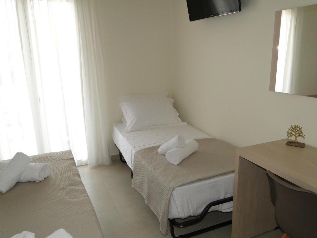 Chrysanthe'S Apartments No2 Poros Town Екстер'єр фото