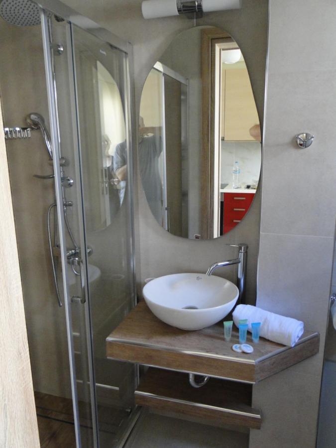 Chrysanthe'S Apartments No2 Poros Town Екстер'єр фото